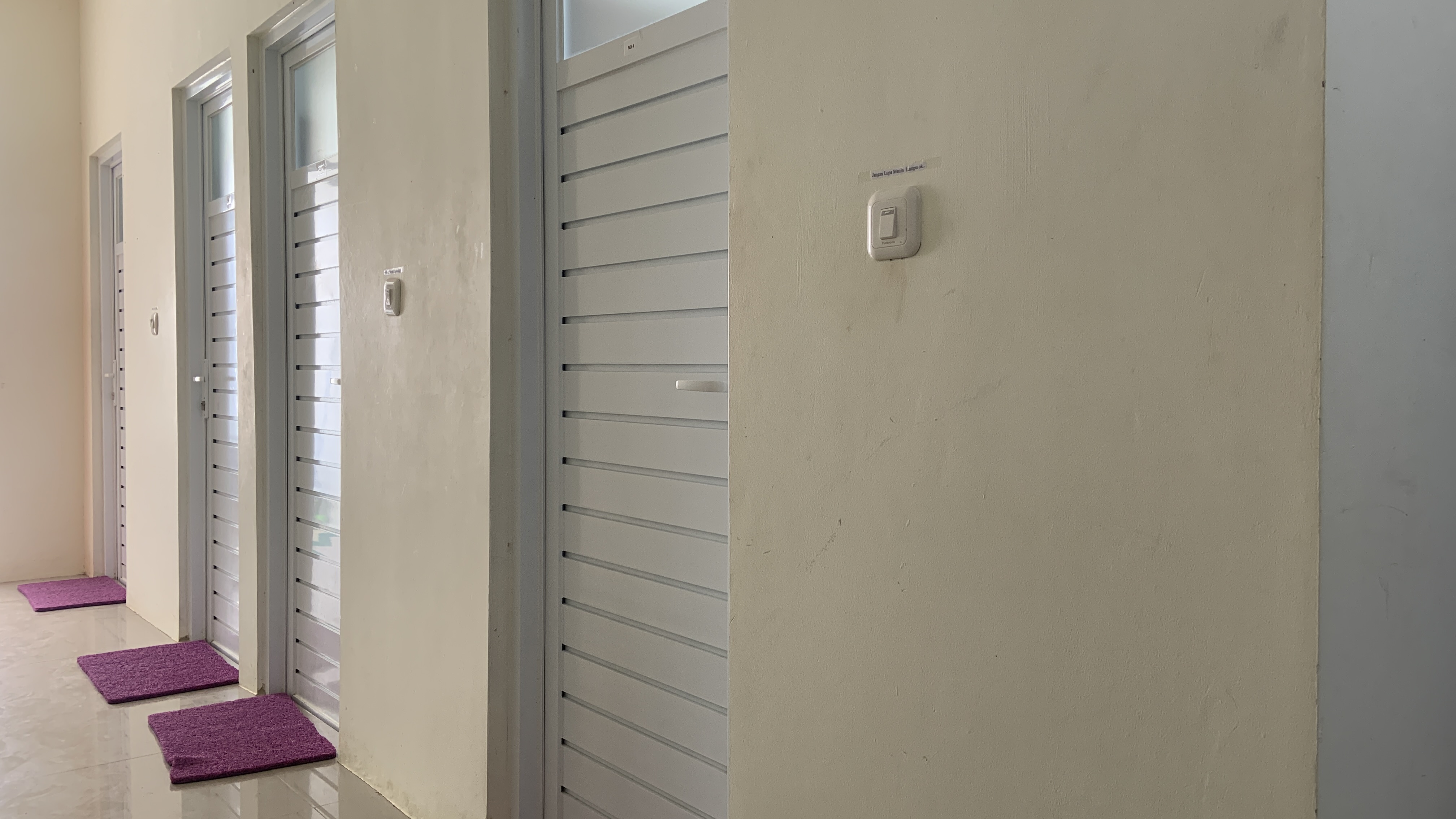 Kamar Mandi Luas dan Nyaman